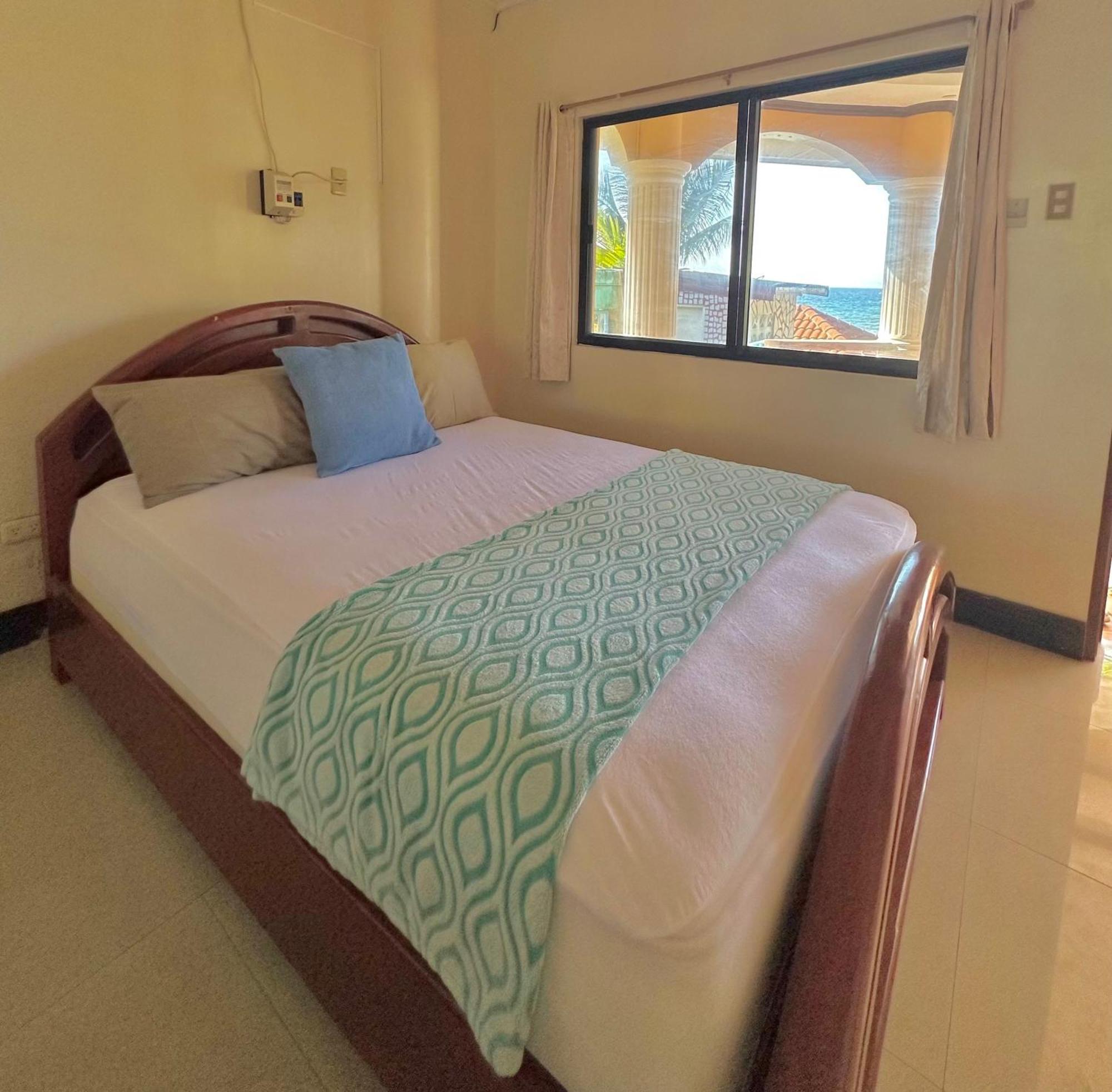 Casaroyal Beachfront Siquijor Εξωτερικό φωτογραφία